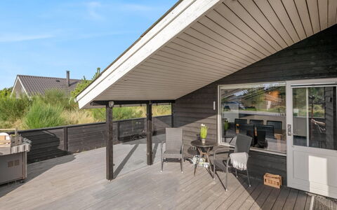 Teoline - 500M to the Fjord: House, Home, Door, Roof, Cottage, Estate, Garden, Shade, Siding, Yard