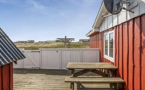 Hansen - 75M from the Sea: Wood, Roof, Architecture, Home, House, Cottage, Siding, Hardwood, Slope, Estate