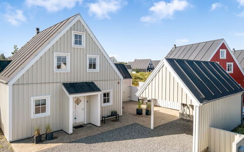Ingmarie - 1Km from the Sea: Building, House, Residential Area, Home, Shrub, Roof, Cottage, Estate, Garden