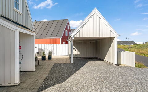 Ingmarie - 1Km from the Sea: Building, House, Residential Area, Home, Shrub, Roof, Cottage, Estate, Garden