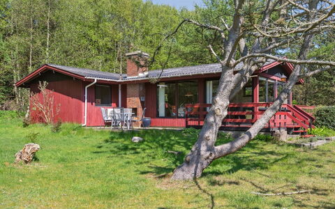 Therbern - 1.7Km from the Sea: Building, House, Window, Home, Roof, Residential Area, Shrub, Cottage, Land Lot