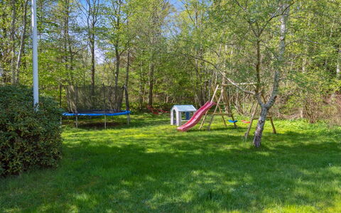 Therbern - 1.7Km from the Sea: Building, House, Window, Home, Roof, Residential Area, Shrub, Cottage, Land Lot