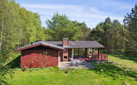 Therbern - 1.7Km from the Sea: Building, House, Window, Home, Roof, Residential Area, Shrub, Cottage, Land Lot