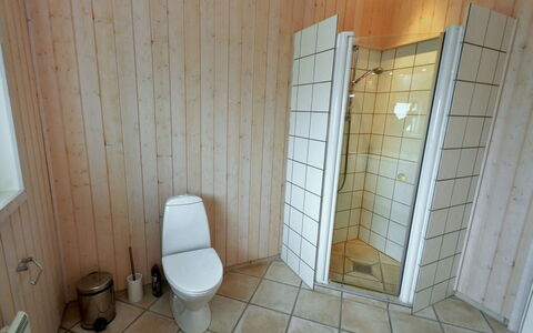 Hadar - 100M from the Sea: Daytime, Building, Urban Area, Metropolitan Area, City, Apartment, Neighbourhood, Metropolis, Skyscraper