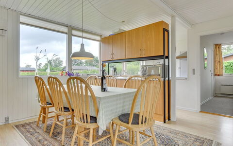 Birge - 200M from the Sea: Flooring, Wood, Floor, Ceiling, Interior Design, Wood Flooring, Furniture, Kitchen & Dining Room Table, Room, Kitchen