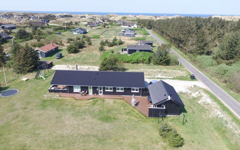 Faye - 600M from the Sea: House, Roof, Home, Cottage, Shed, Garden Buildings, Siding, Yard, Log Cabin, Hut