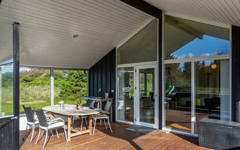 Faye - 600M from the Sea: Swimming Pool, Resort Town