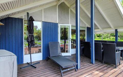 Ejvi - 700M from the Sea: Swimming Pool, Resort Town