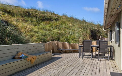Kalervo - 100M from the Sea: Architecture, Roof, Home, Composite Material, Daylighting, Siding, Driveway