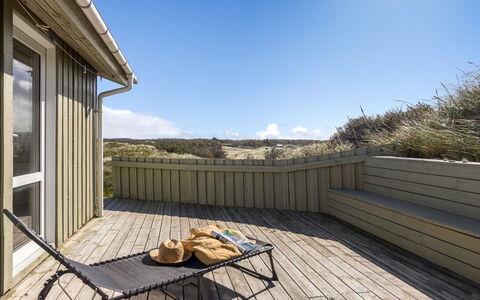 Kalervo - 100M from the Sea: Architecture, Roof, Home, Composite Material, Daylighting, Siding, Driveway