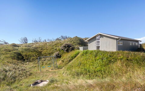 Kalervo - 100M from the Sea: Architecture, Roof, Home, Composite Material, Daylighting, Siding, Driveway