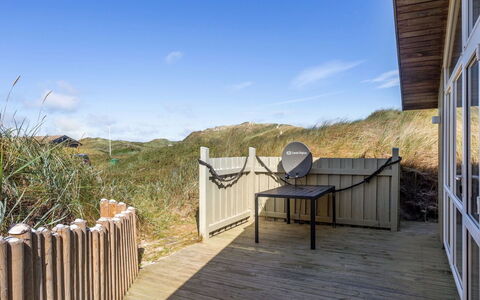 Kalervo - 100M from the Sea: Architecture, Roof, Home, Composite Material, Daylighting, Siding, Driveway