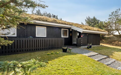 Gerwer - 700M from the Sea: Cottage, Shed, Hut, Farmhouse, Prairie, Shack, Barn, Log Cabin, Garden Buildings