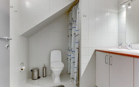 Enrica - 1Km from the Sea: Bathroom, Flooring, Plumbing Fixture, Wall, Floor, Interior Design, Sink, Toilet, Tap, Plumbing