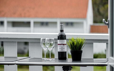 Enrica - 1Km from the Sea: Glass, Balcony, Outdoor Furniture, Houseplant, Bottle
