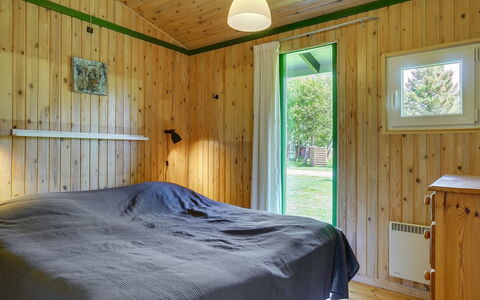 Morle - 600M from the Sea: Wood, Cottage, Hardwood, Plank, Wood Stain, Garden Buildings, Design, Yard, Log Cabin, Backyard