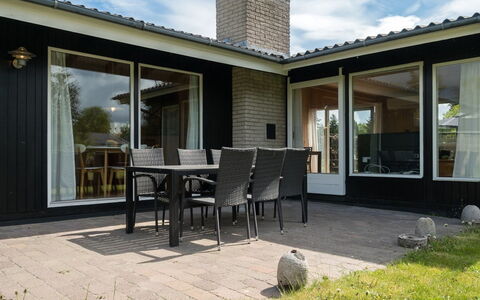 Morle - 600M from the Sea: Porch, Home, Cottage, Shade, Outdoor Furniture, Estate, Chair, Yard, Patio, Siding