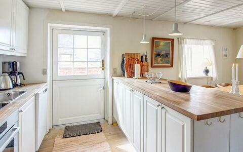 Iivari - 1.5Km from the Sea: Flooring, Interior Design, Furniture, Countertop, Cabinetry, Wood, Floor, Kitchen, Ceiling, Room