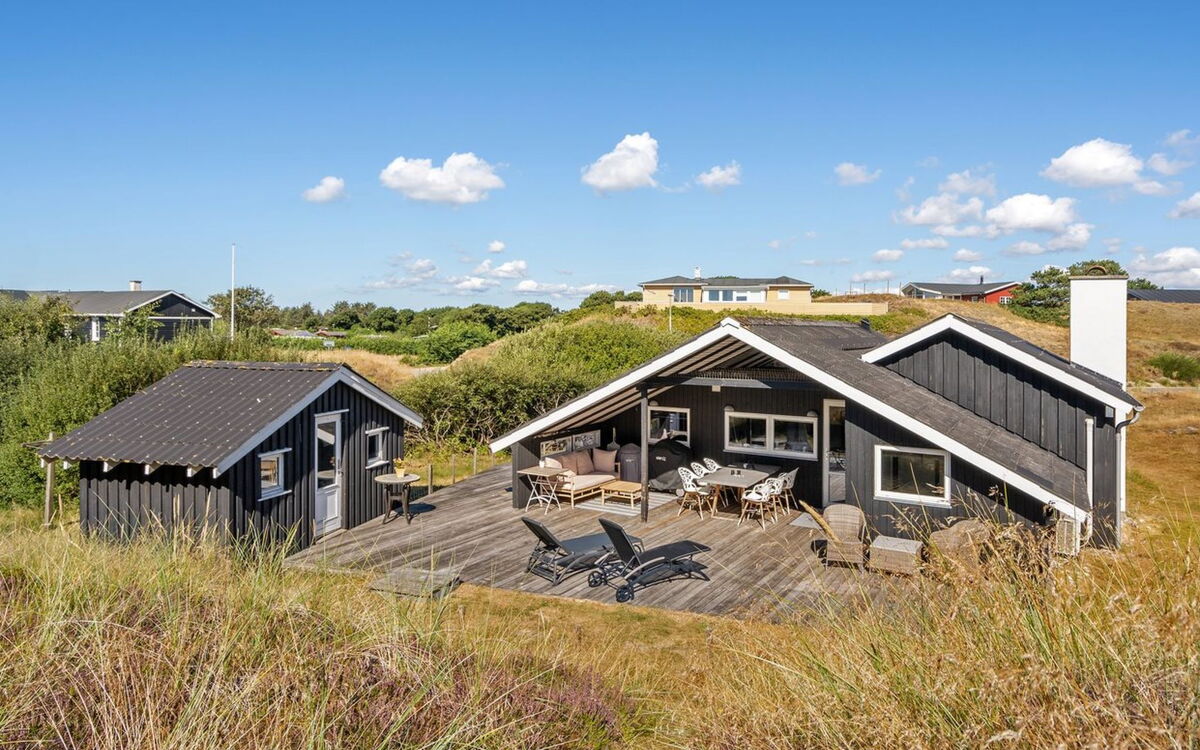 Aivi - 700M from the Sea