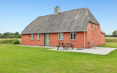 Eduard - 4.3Km from the Sea: House, Roof, Home, Cottage, Shed, Garden Buildings, Siding, Yard, Log Cabin, Hut