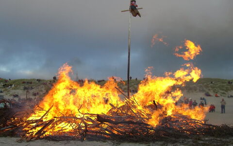 Grita - 500M from the Sea: Heat, Geological Phenomenon, Steppe
