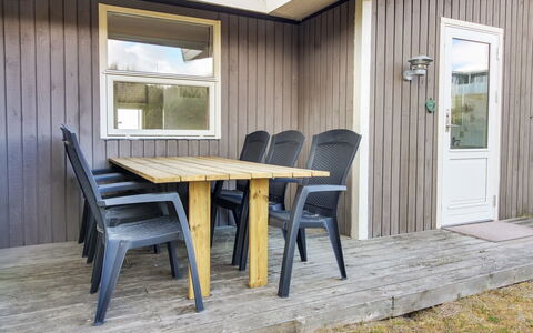 Dalia - 200M from the Sea: Cottage, Shed, Hut, Farmhouse, Prairie, Shack, Barn, Log Cabin, Garden Buildings