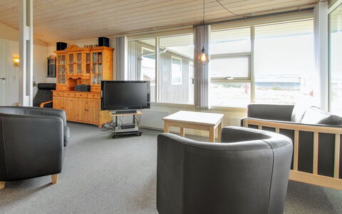 Dalia - 200M from the Sea: Cottage, Shed, Hut, Farmhouse, Prairie, Shack, Barn, Log Cabin, Garden Buildings