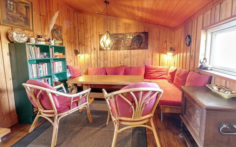 Dalia - 200M from the Sea: Cottage, Shed, Hut, Farmhouse, Prairie, Shack, Barn, Log Cabin, Garden Buildings