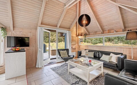 Kenny - 1.2Km from the Sea: Cottage, Shed, Hut, Farmhouse, Prairie, Shack, Barn, Log Cabin, Garden Buildings