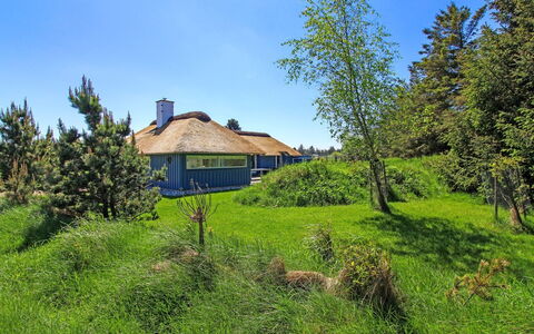 Kenny - 1.2Km from the Sea: Cottage, Shed, Hut, Farmhouse, Prairie, Shack, Barn, Log Cabin, Garden Buildings