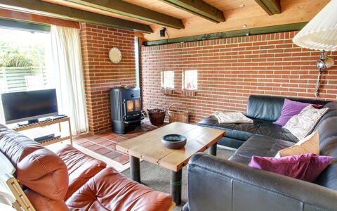 Tofi - 400M from the Sea: Home, Cottage, Porch, Hardwood, Siding, Deck, Shade, Plank, Estate, Garden Buildings