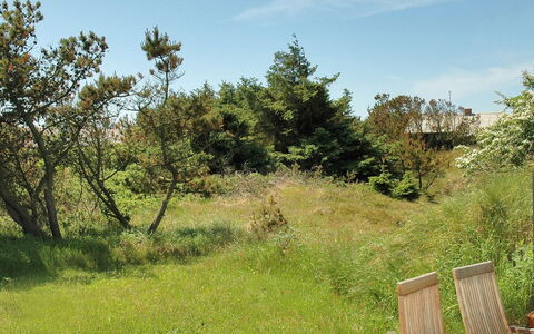Tofi - 400M from the Sea: Home, Cottage, Porch, Hardwood, Siding, Deck, Shade, Plank, Estate, Garden Buildings
