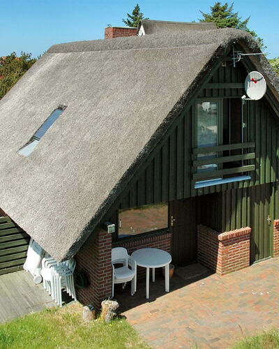 Tofi - 400M from the Sea