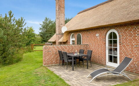 Pasi - 1.2Km from the Sea: Roof, Cottage, Brick, Farmhouse, Brickwork, Garden, Estate, Thatching, Landscaping, Yard