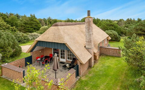 Pasi - 1.2Km from the Sea: Cottage, Shed, Hut, Farmhouse, Prairie, Shack, Barn, Log Cabin, Garden Buildings
