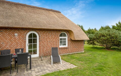 Pasi - 1.2Km from the Sea: Cottage, Shed, Hut, Farmhouse, Prairie, Shack, Barn, Log Cabin, Garden Buildings