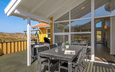 Midja - 800M from the Sea: Cottage, Shed, Hut, Farmhouse, Prairie, Shack, Barn, Log Cabin, Garden Buildings