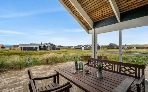 Sochyeta - 150M from the Sea: Roof, Plain, Land Lot, Rural Area, Home, Estate, Field, Cottage, Lawn, Suburb
