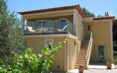 Lou Mazet: Property, House, Building, Real Estate, Home, Facade, Architecture, Estate, Residential Area, Cottage