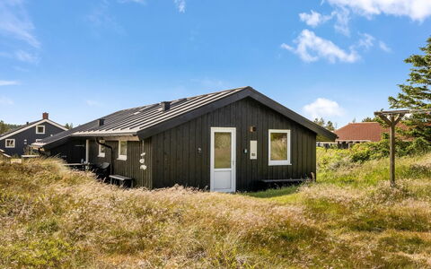 Suleika - 900M from the Sea: Vegetation, Shrub, Spring, Cottage, Garden, Shade, Backyard, Yard, Chair