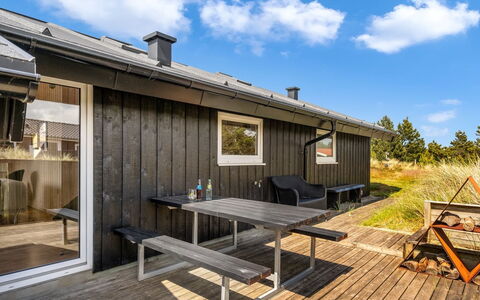 Suleika - 900M from the Sea: Vegetation, Shrub, Spring, Cottage, Garden, Shade, Backyard, Yard, Chair