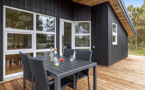 Antto - 900M from the Sea: Cottage, Shed, Hut, Farmhouse, Prairie, Shack, Barn, Log Cabin, Garden Buildings
