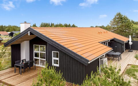 Antto - 900M from the Sea: Cottage, Shed, Hut, Farmhouse, Prairie, Shack, Barn, Log Cabin, Garden Buildings