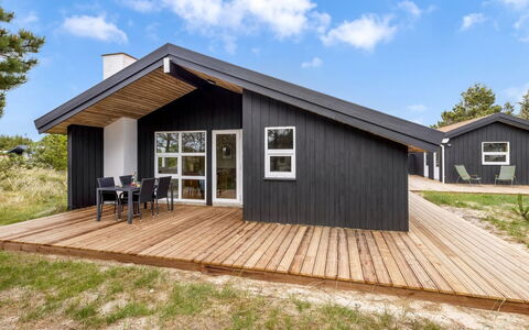 Antto - 900M from the Sea: Cottage, Shed, Hut, Farmhouse, Prairie, Shack, Barn, Log Cabin, Garden Buildings