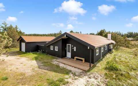 Antto - 900M from the Sea: Cottage, Shed, Hut, Farmhouse, Prairie, Shack, Barn, Log Cabin, Garden Buildings