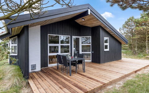 Antto - 900M from the Sea: Cottage, Shed, Hut, Farmhouse, Prairie, Shack, Barn, Log Cabin, Garden Buildings