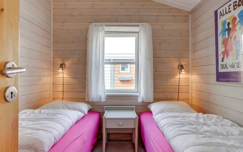 Stener - 250M from the Sea: Wood, Home, Bedroom, Door, Hardwood, Wood Flooring, Wood Stain, Plank, Bed, Freezing