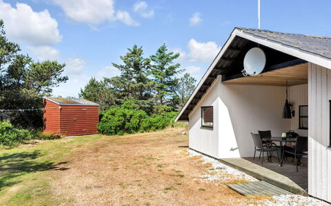 Suncica - 700M from the Sea: Home, Residential Area, House, Cottage, Roof, Land Lot, Siding, Garden, Estate, Lawn