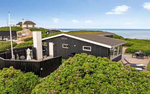 Legolas - 50M from the Sea: Shrub, House, Home, Land Lot, Roof, Cottage, Groundcover, Garden, Estate