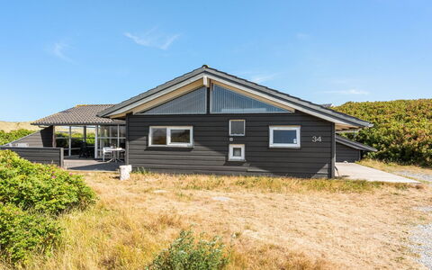 Rink - 150M from the Sea: Home, Residential Area, House, Cottage, Roof, Land Lot, Siding, Garden, Estate, Lawn